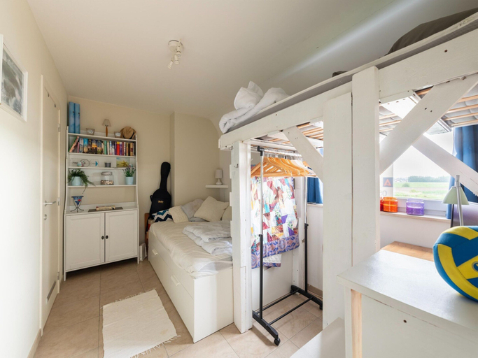 Others 2, Charming Waterside Getaway, West-Vlaanderen