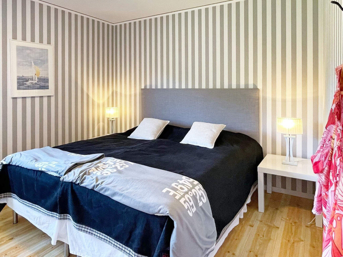 Room 4, 6 Person Holiday Home in Uddevalla, Uddevalla