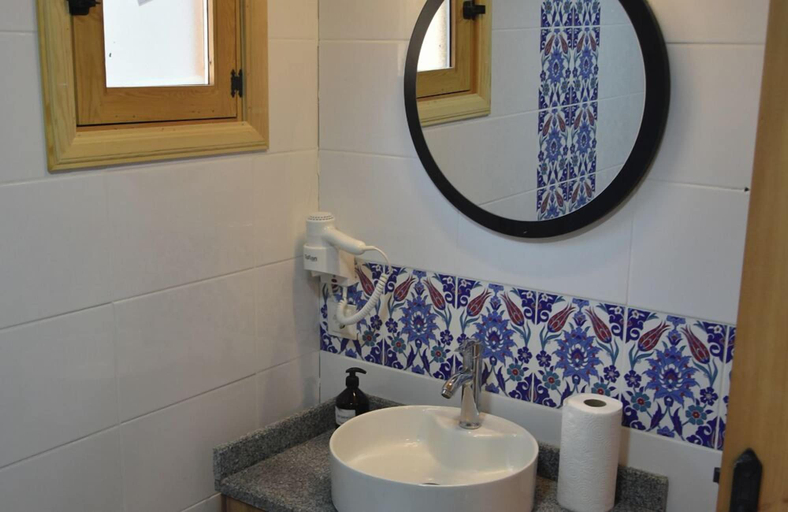 Bathroom 4, Candarlı Çiftliği, İznik