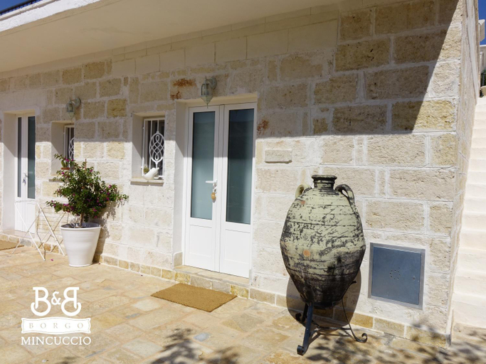 Others 5, Borgo Mincuccio, Brindisi