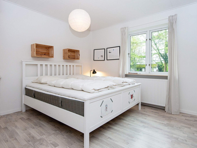 Room 2, 8 Person Holiday Home in Nordborg, Sønderborg