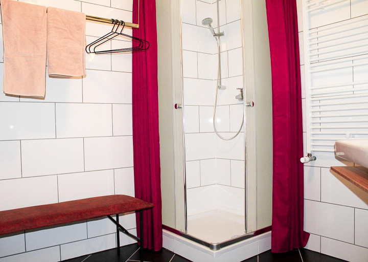 Bathroom 4, Hotel Krumbach, Günzburg
