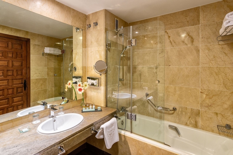 Bathroom 5, Parador de Malaga Gibralfaro, Málaga