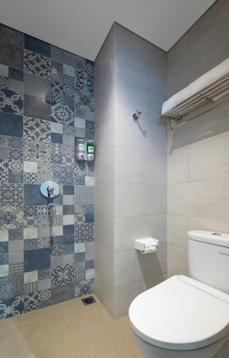 Bathroom 8