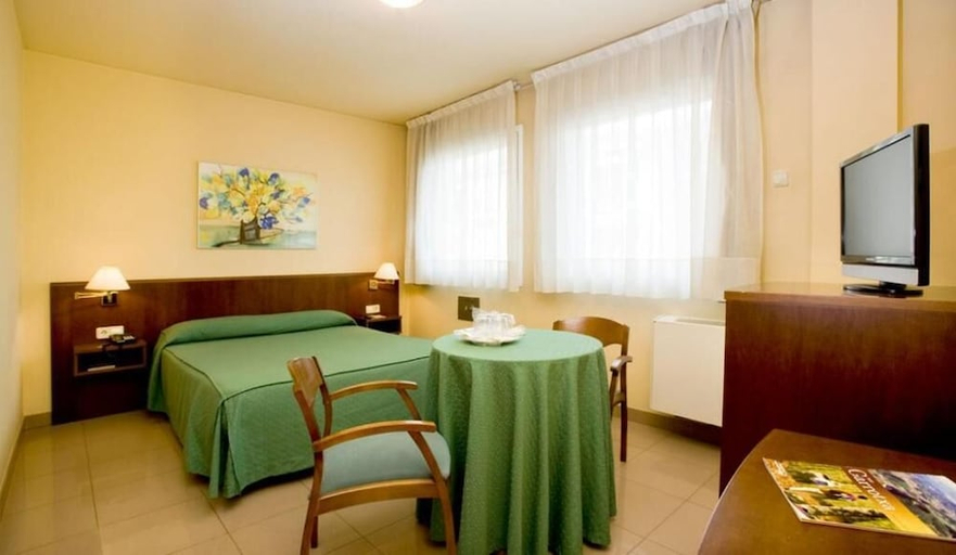 Bedroom 2, La Perla, Girona