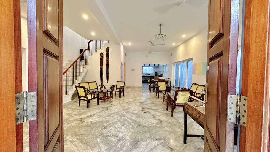 Food & Drinks, 26 LaPorte, Puducherry