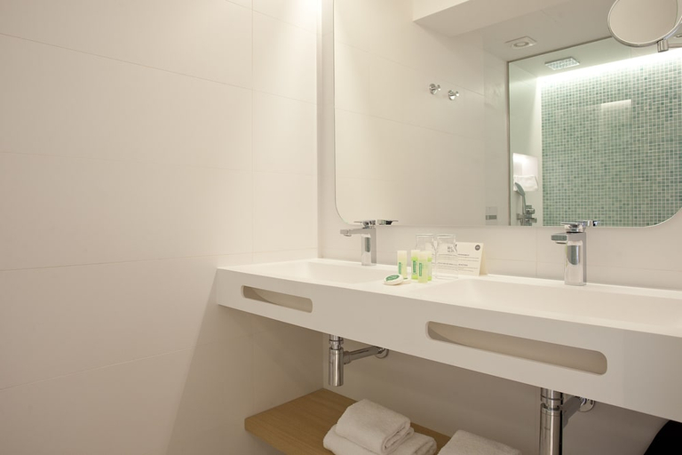 Bathroom 4, MiM Mallorca member of Melia Collection, Baleares