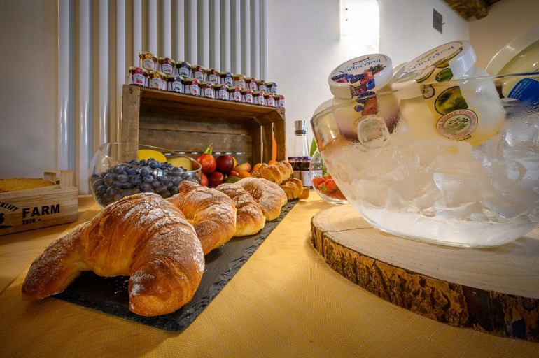Food & Drinks 3, B&B Antica Residenza Centro Storico, Sondrio