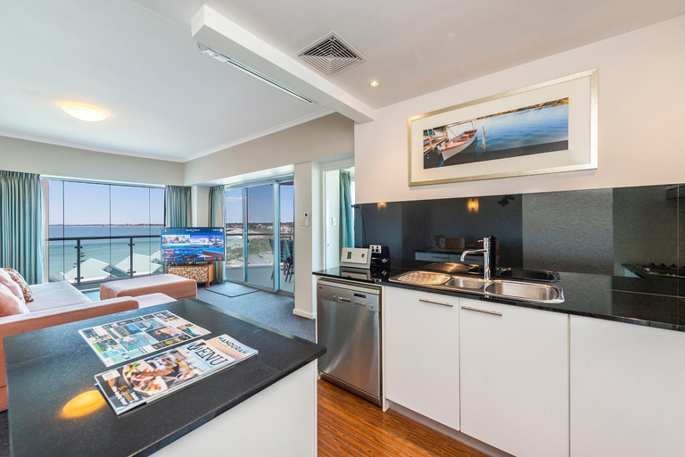 Others 3, A 406 FANTASTIC OCEAN BEACH and MARINA VIEW APT - MANDURAH, Mandurah