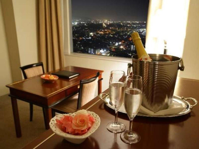 Food & Drinks