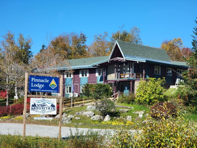 Exterior & Views 1, Pinnacle Lodge, Bennington