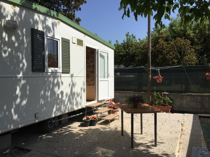 Others 2, Camping Verde, Massa Carrara