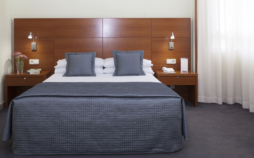 Bedroom 2, Hotel Porcel Torre Garden, Madrid