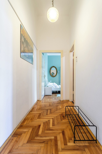 Others 4, Traditional apartment Bacvice, 3 min walk to the beach, Split