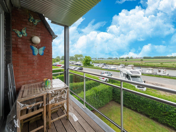 Others 3, Charming Waterside Getaway, West-Vlaanderen