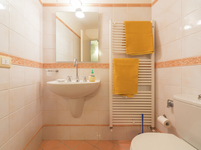 Bathroom 3, Mansion in Pescaglia Near Tuscan Coast, Lucca