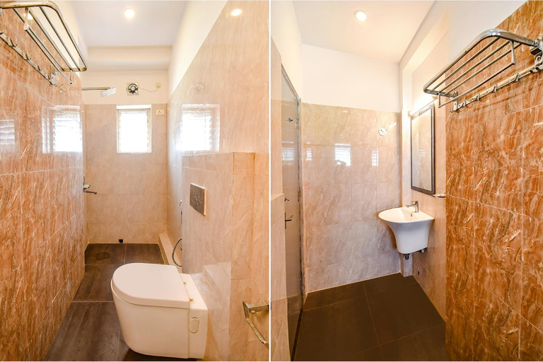 Bathroom 4, OYO Townhouse 60 Airport Green Arcade, North 24 Parganas