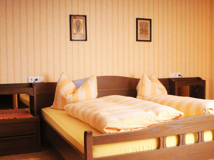 Bedroom, Holiday Apartment Haus Kirsch, Fulda