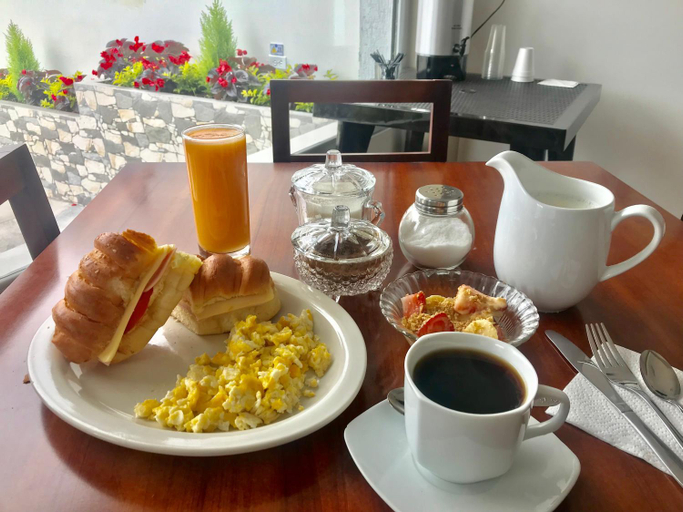 Food & Drinks 5, Hotel Seny, Ambato
