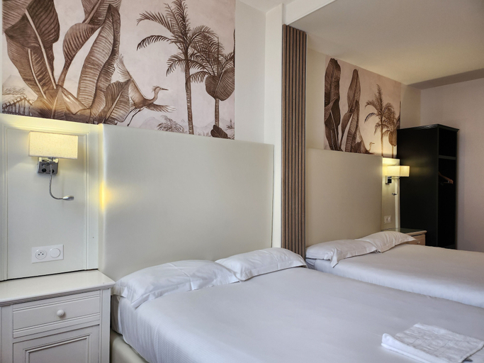 Bedroom 4, Hotel Grand Paris, Val-de-Marne