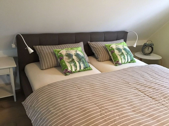 Bedroom 3, Apartment at the Eichenpark, Harburg