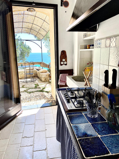 Others 5, Casa vacanze A lea l'ua, Savona