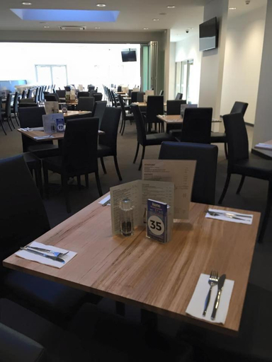 Food & Drinks 4, Risdon Brook Hotel, Clarence