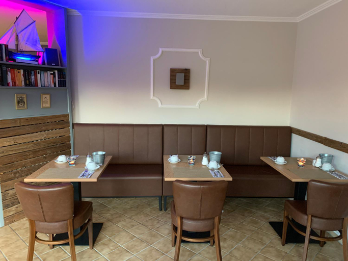 Food & Drinks 3, Strandbude Borkum, Leer
