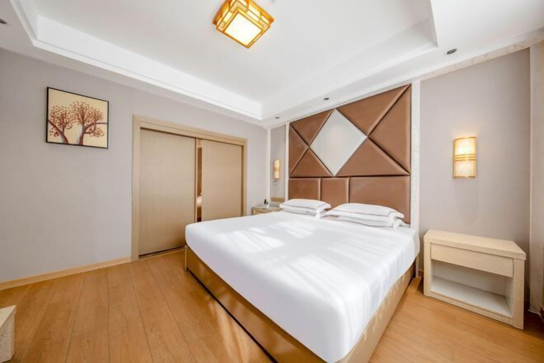 Bedroom 2, New Horizon Hotel (Luoping Sports Center, Qujing), Qujing