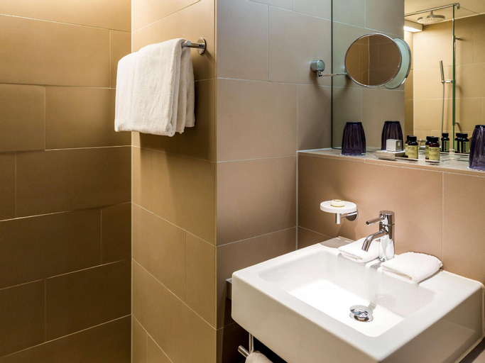 Bathroom 7