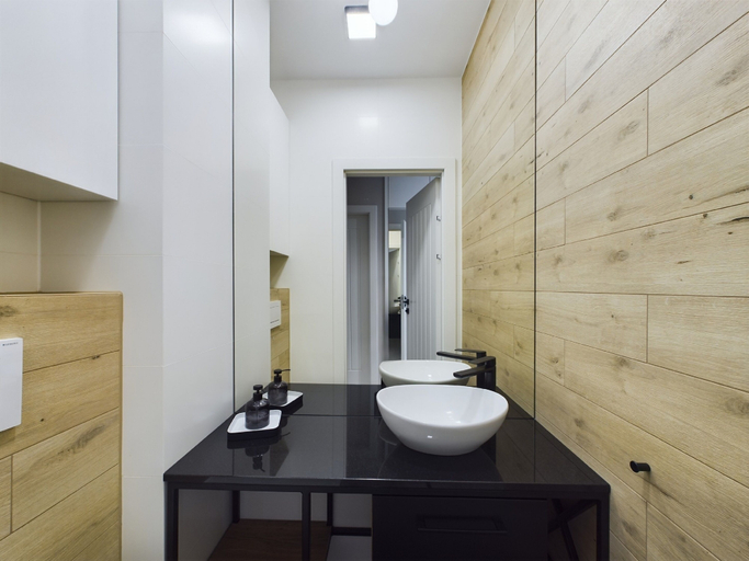 Bathroom, Starowiejska With Parking by Renters, Gdańsk City
