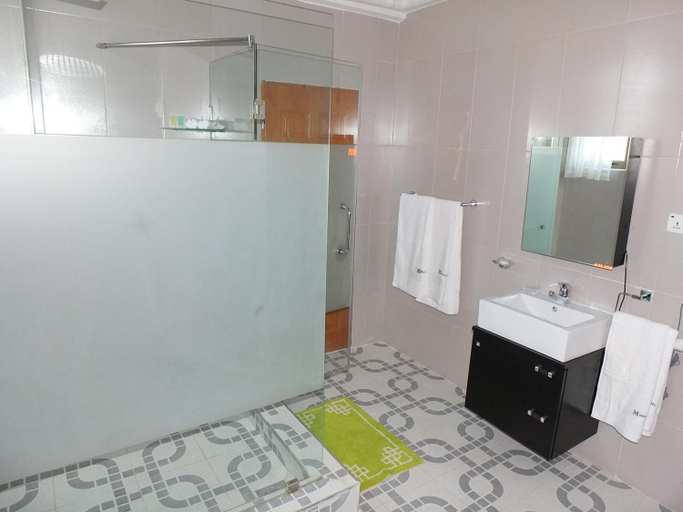 Others 5, Mawuli Hotel, Adansi North