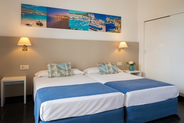 Bedroom 2, htop Caleta Palace, Girona