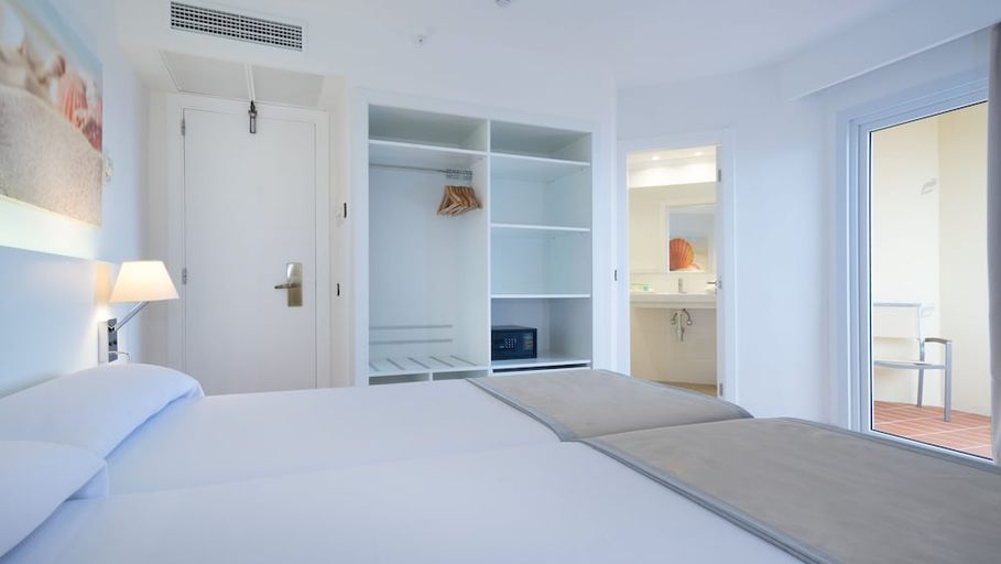 Bedroom 4, Thb Maria Isabel, Baleares