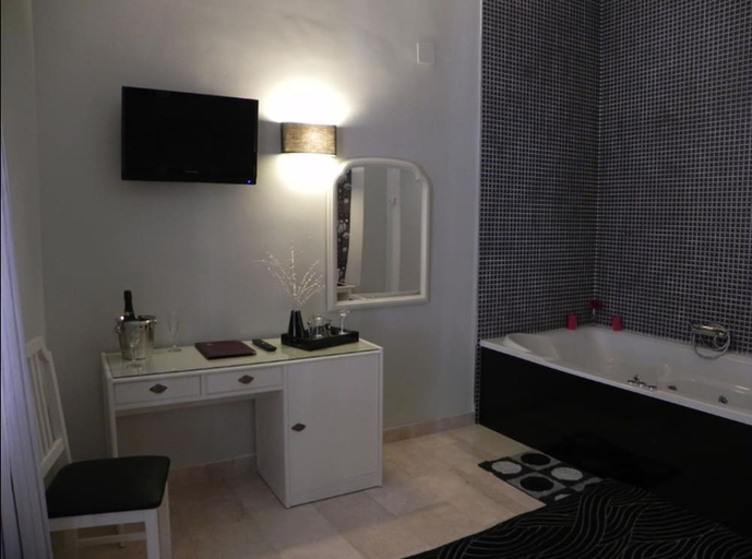 Bathroom 4, Hotel Las Nieves, Granada