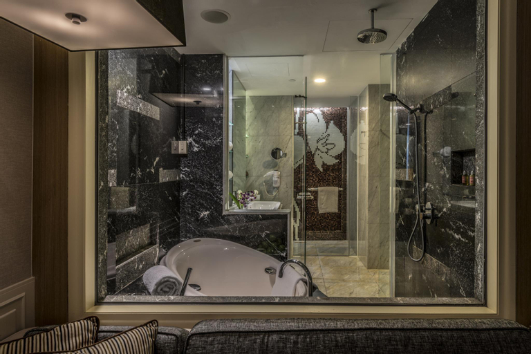 Bathroom 4