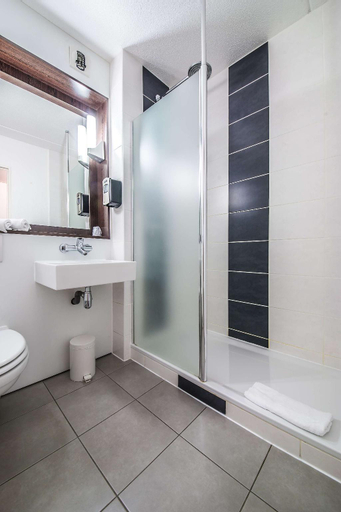 Bathroom 3