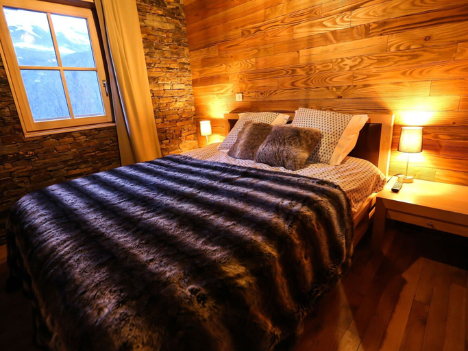 Room 5, Chalet in Valloire Near Ski Slopes, Savoie