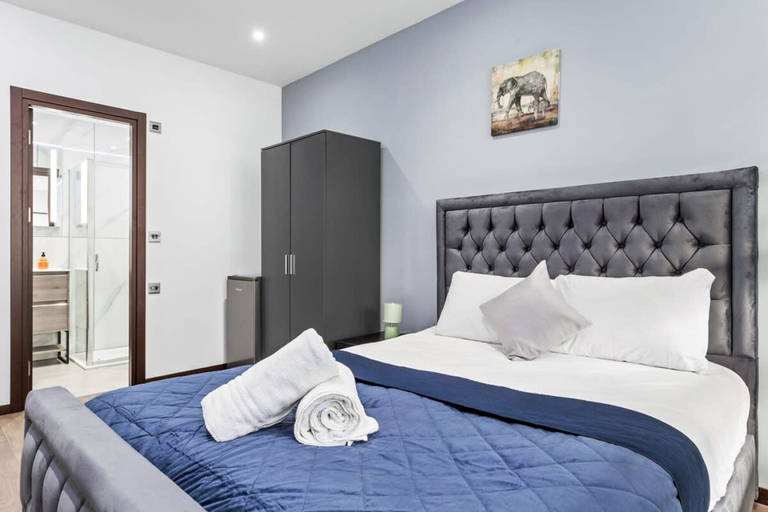 Room 5, Serviced Studio Flat Near Camden Euston Station, London