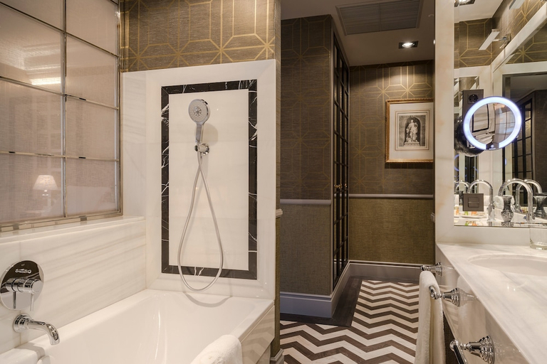 Bathroom 2, Heritage Madrid Hotel, Madrid