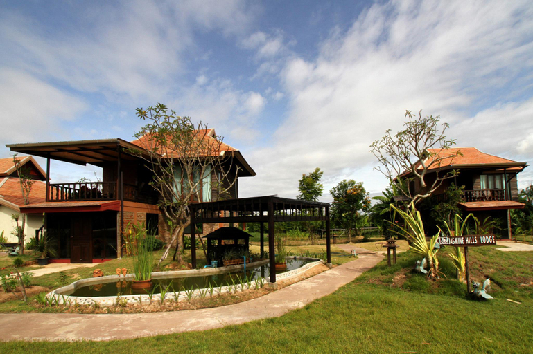 Exterior 6