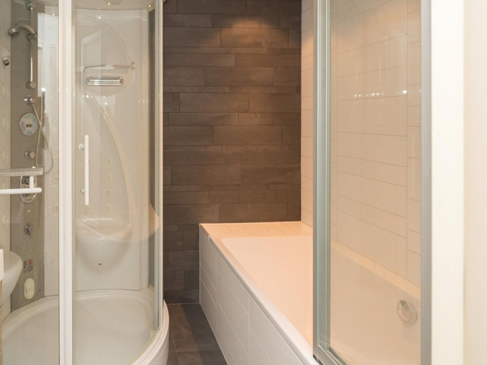 Bathroom 5, Holiday Home in Zeeland Near the Beach, Borsele
