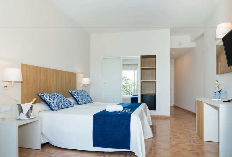 Bedroom 3, AluaSun Marbella Park, Málaga
