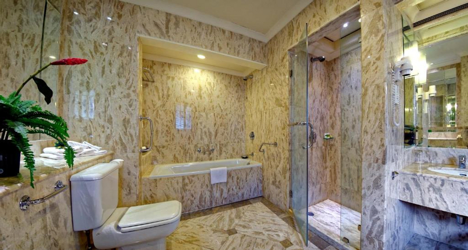 Bathroom 5, The Jesselton Hotel, Kota Kinabalu