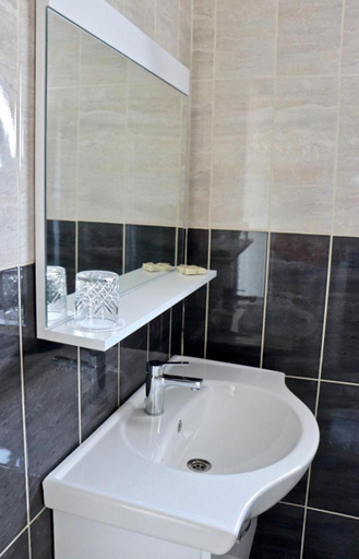 Bathroom 4, Meryem's Hotel