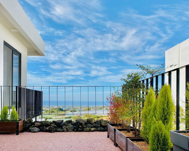 Others 5, Aewol Marang Pension, Jeju