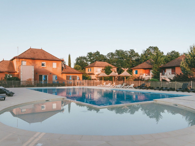 Pool 3, Beautiful Apartment With Shared Pool in Prayssac, Lot