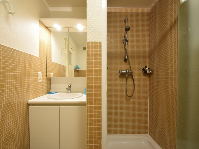 Bathroom 3, Apartment in De Haan Near the Beach, West-Vlaanderen