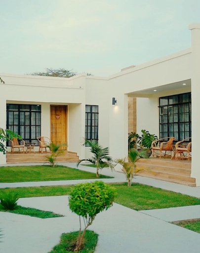 Exterior & Views