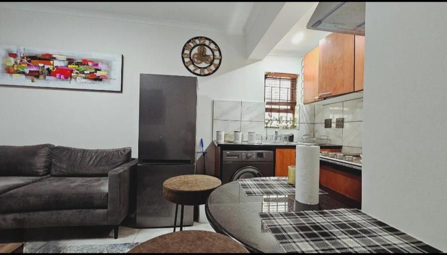 Others 5, Bryanston Guest Cottage, City of Johannesburg